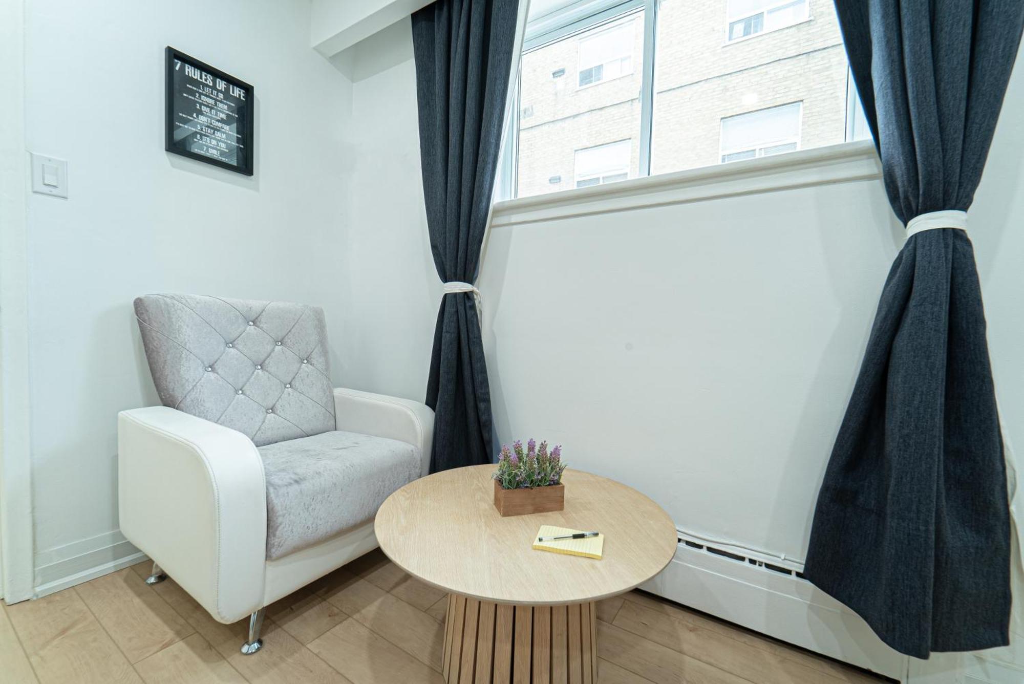 Quiet & Comfortable Double Private Room, Free Parking טורונטו מראה חיצוני תמונה