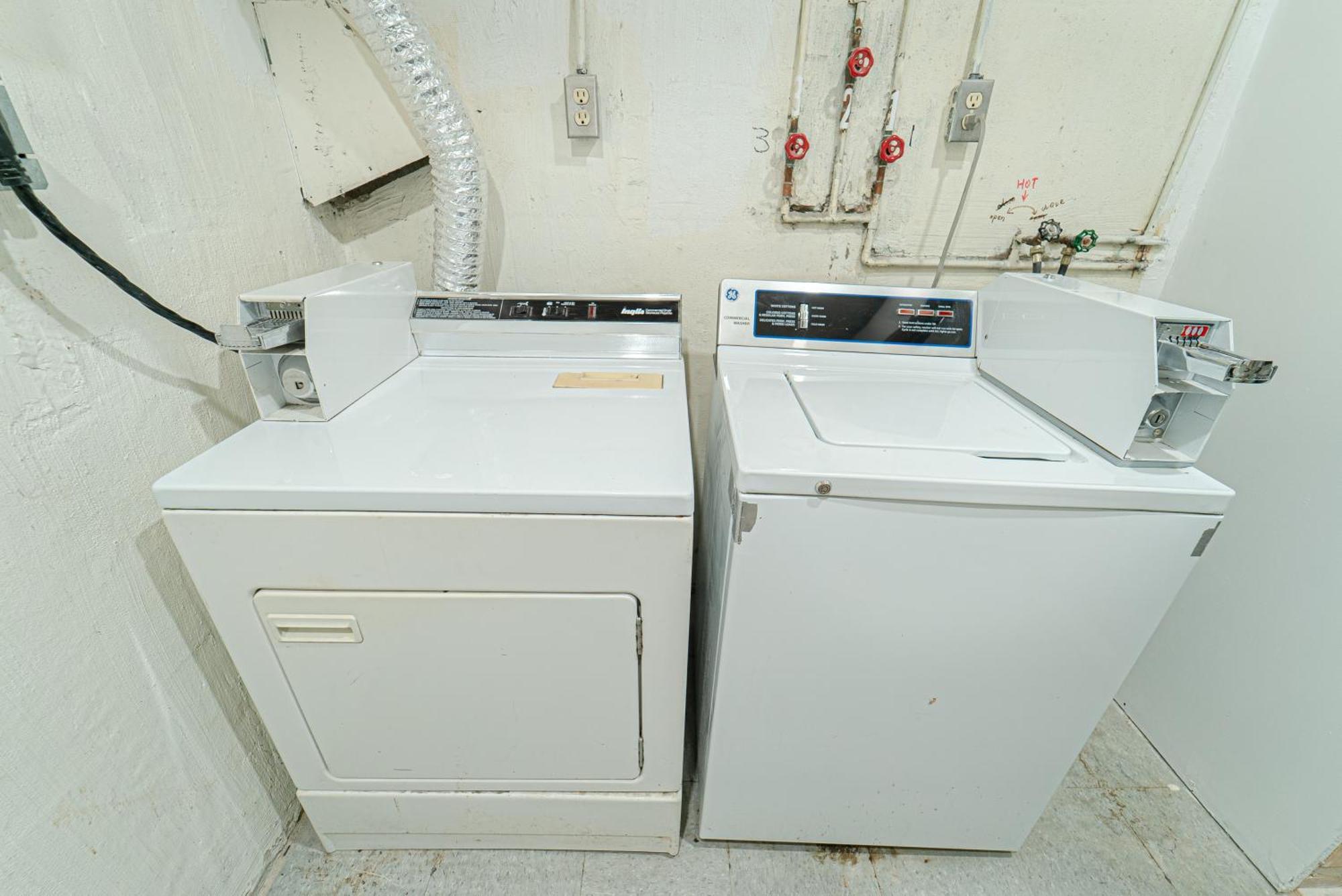 Quiet & Comfortable Double Private Room, Free Parking טורונטו מראה חיצוני תמונה