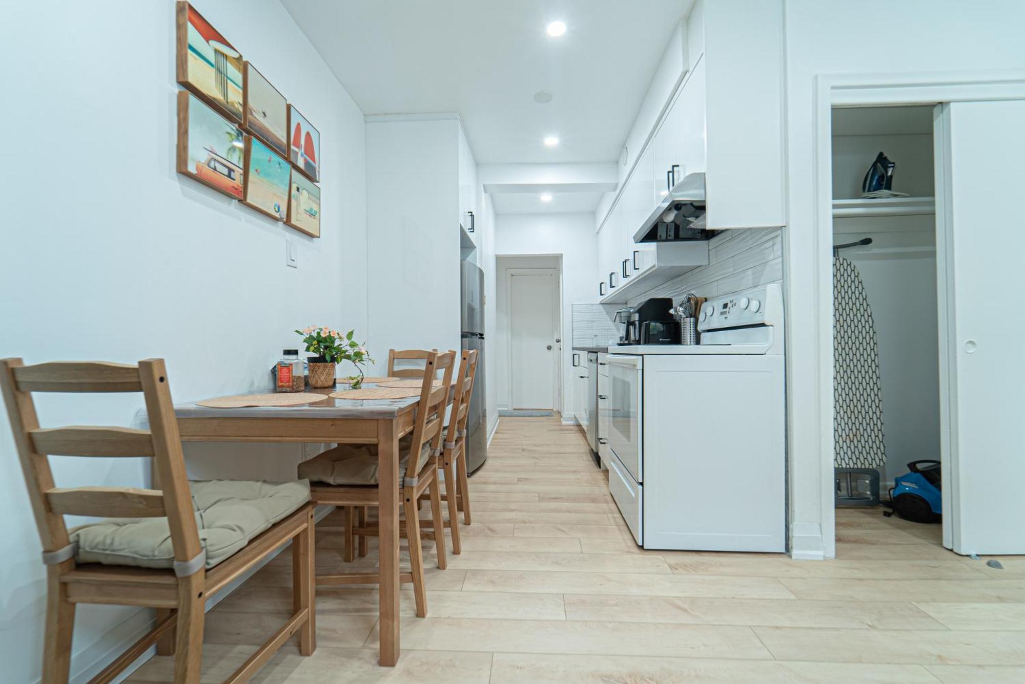 Quiet & Comfortable Double Private Room, Free Parking טורונטו מראה חיצוני תמונה