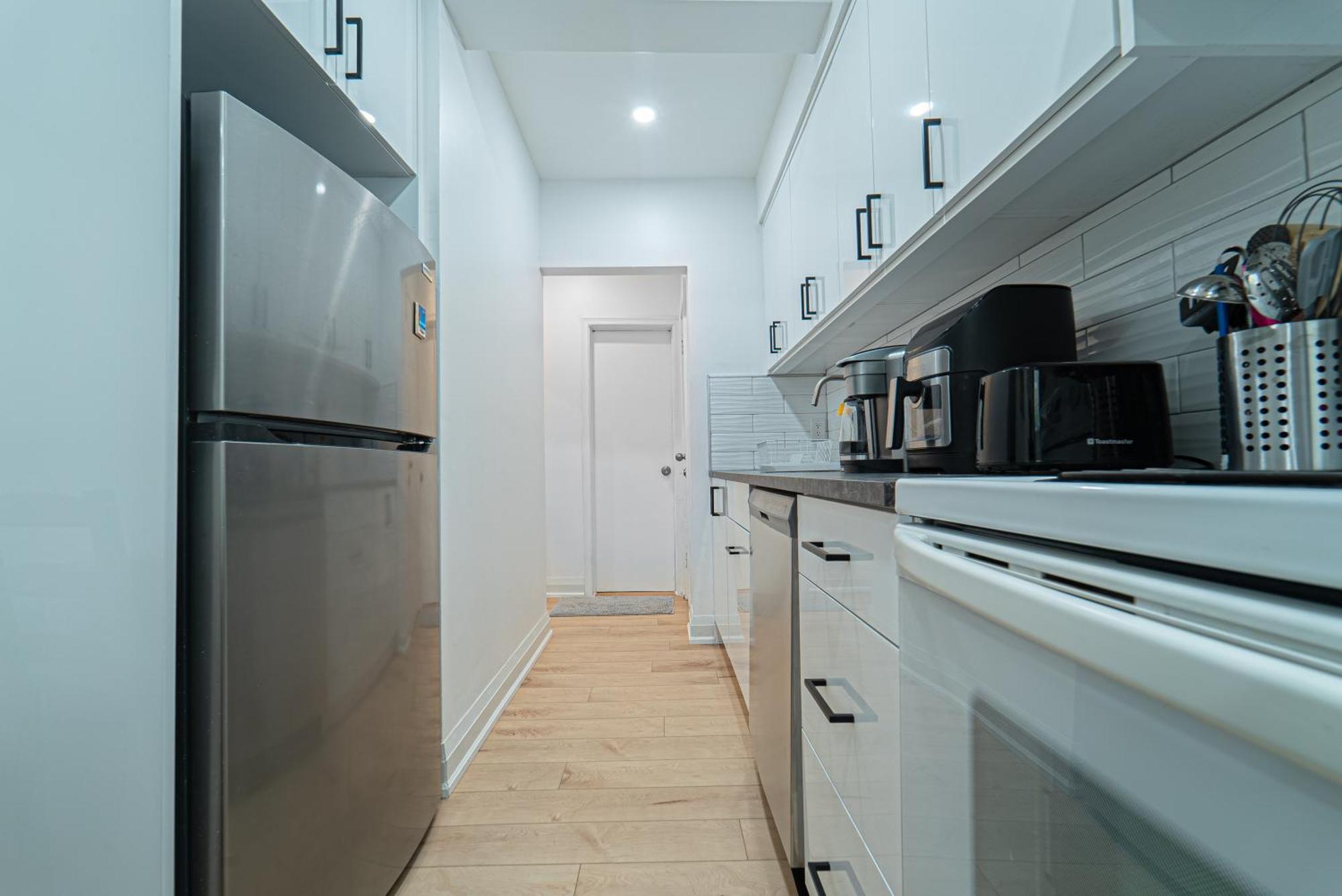 Quiet & Comfortable Double Private Room, Free Parking טורונטו מראה חיצוני תמונה